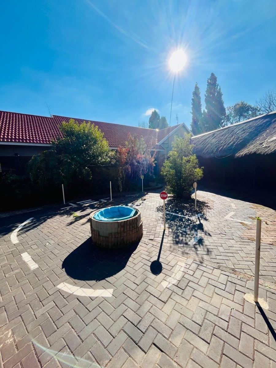 4 Bedroom Property for Sale in Flamwood North West